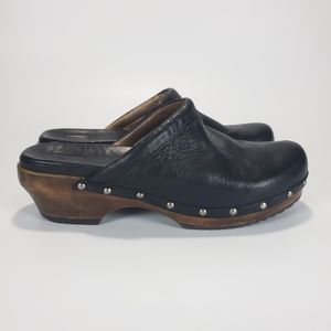 Frye Black Leather Clara Campus Clogs size 9M